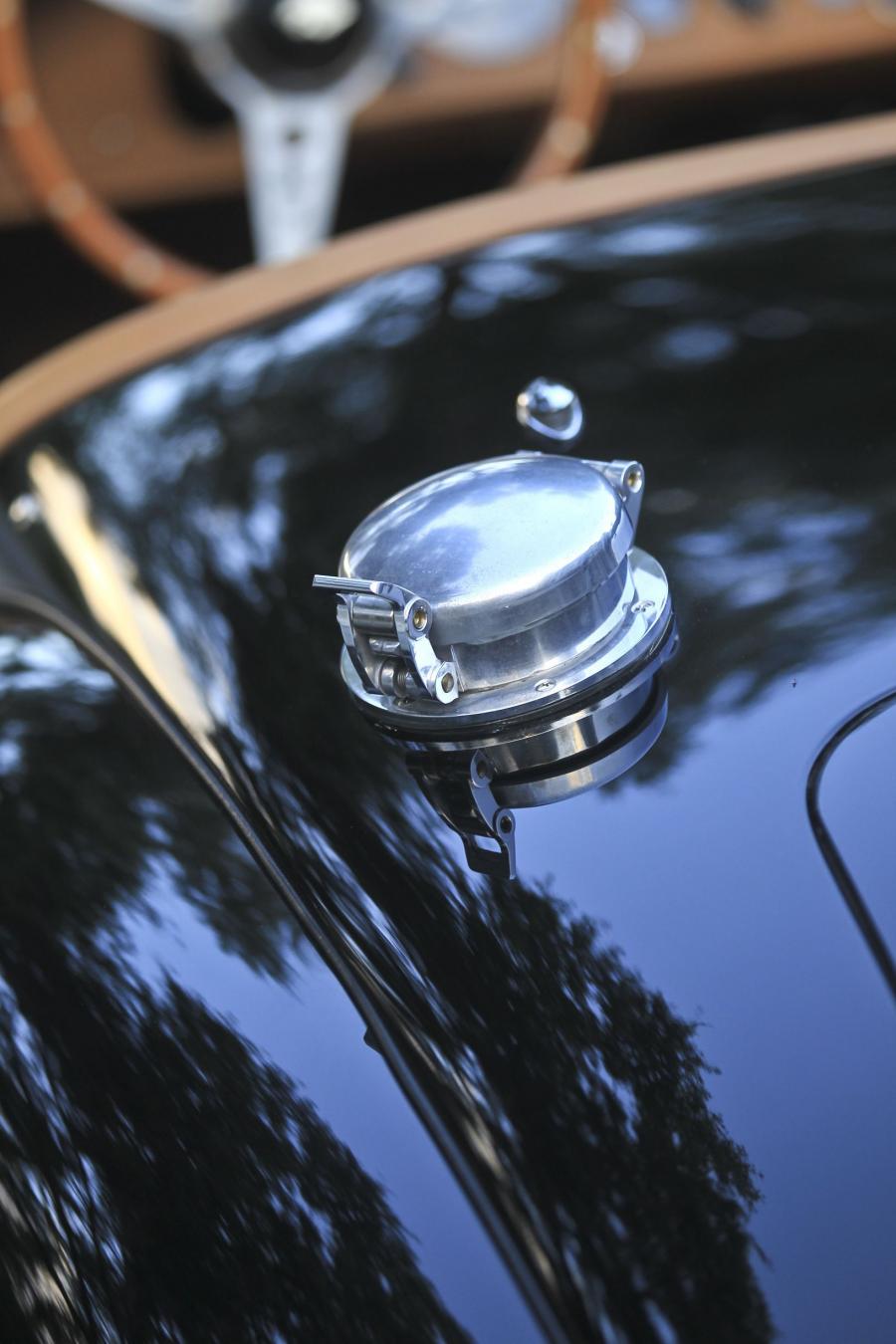  Jaguar XK120 SE Roadster 1954 года  (фото 12 из 18)